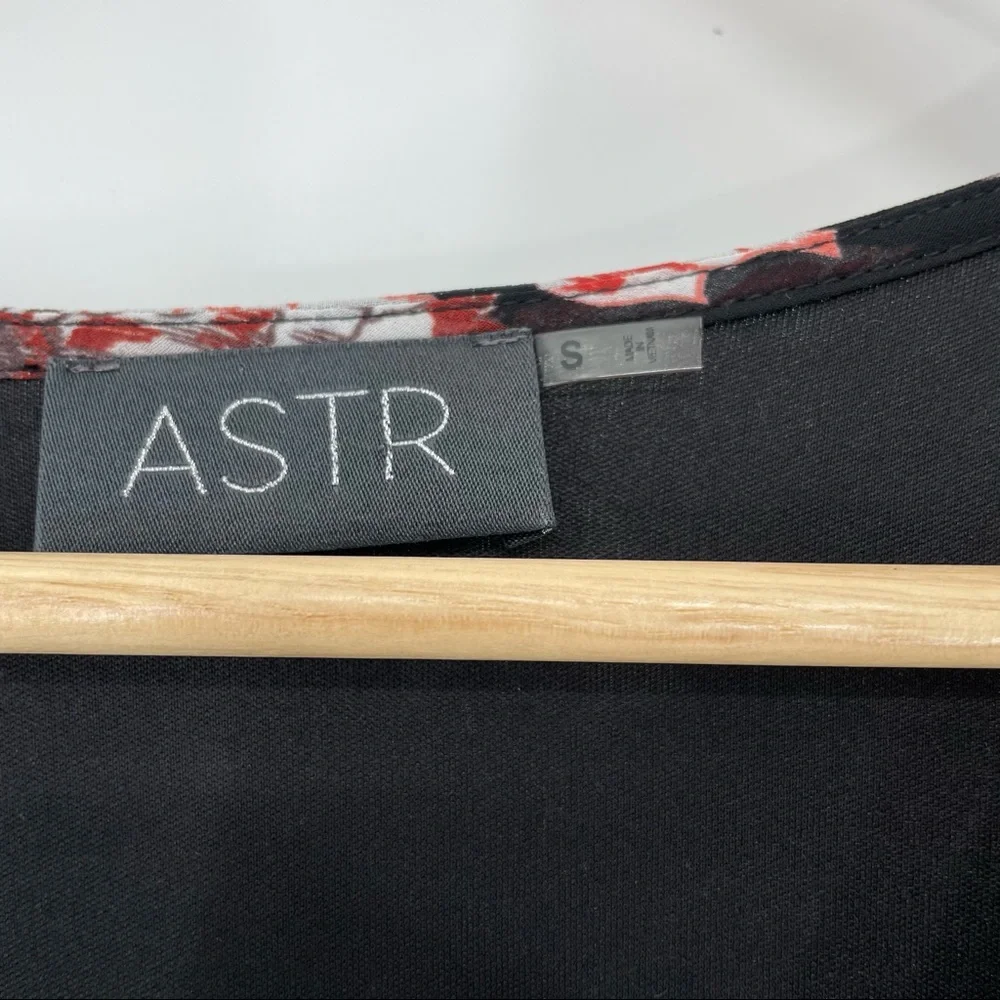 ASTR Romper - Picture 6 of 14